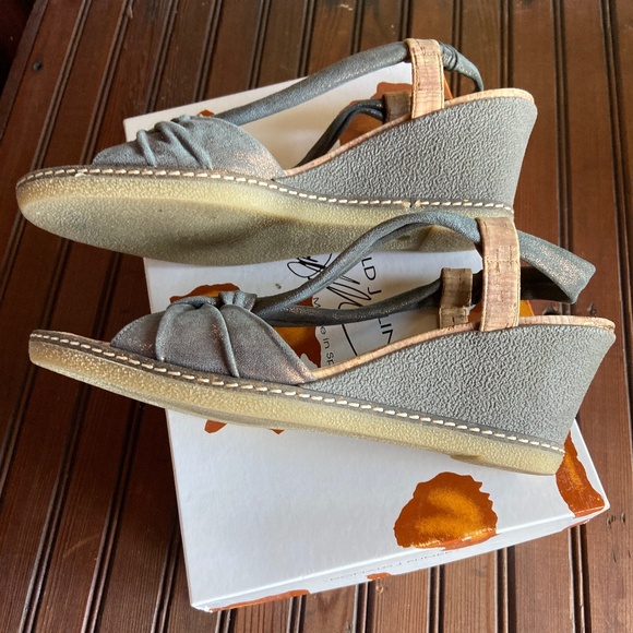 Donald Pliner sling back POLA-60CF rust/bronze natural wedge heels. - Picture 7 of 10